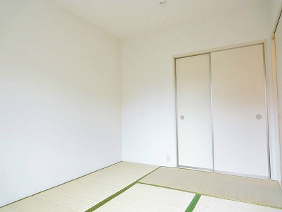 和室のお部屋になります。