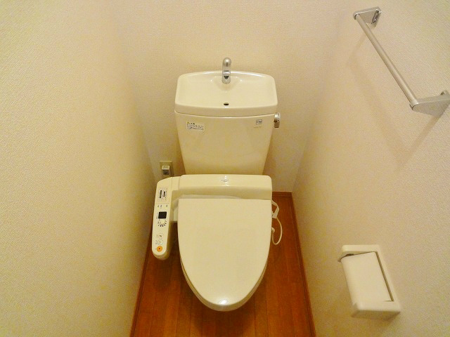 清潔感のあるトイレになります。