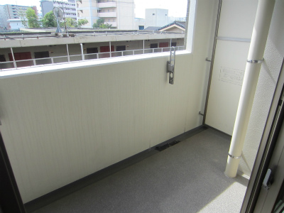 ベランダも広めです
