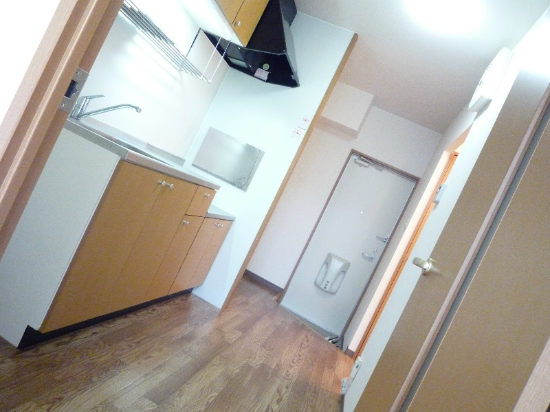 写真は105号室のものです。