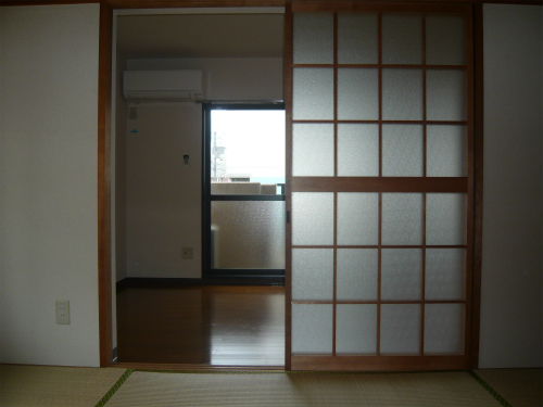 和室と洋室の間です