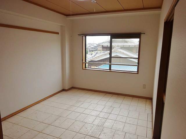 各和室に1畳分の押入