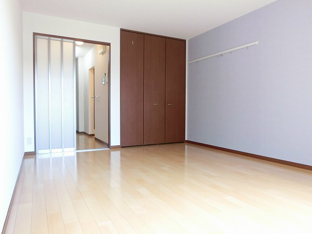 広々10.5帖の洋室です。
