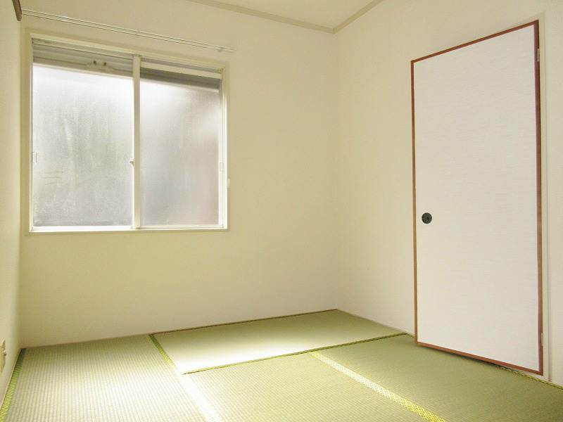 寝室は和室と洋室1部屋ずつです