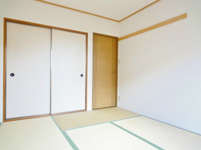 和室のお部屋になります。