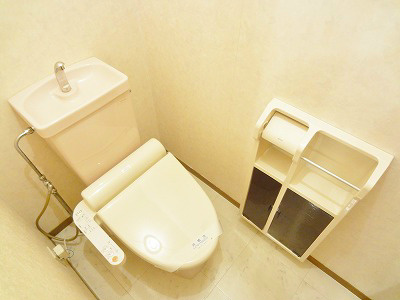 清潔感のあるトイレになります。
