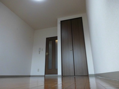 写真は103号室のものです。