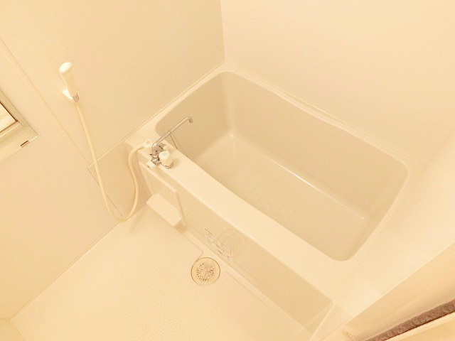 ゆったりとキレイな浴室
