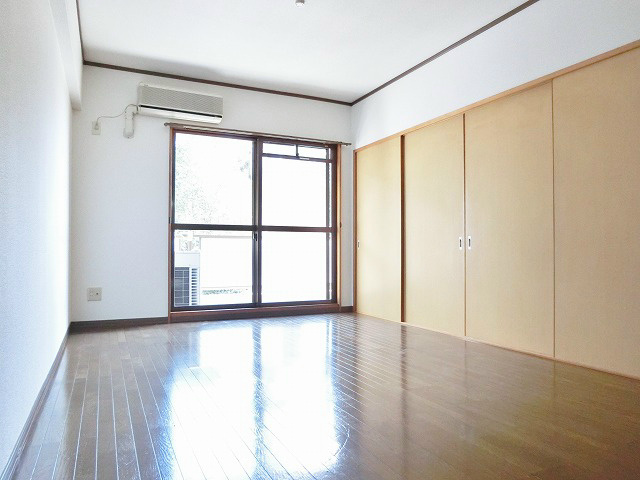 奥行きがあって使いやすいリビング