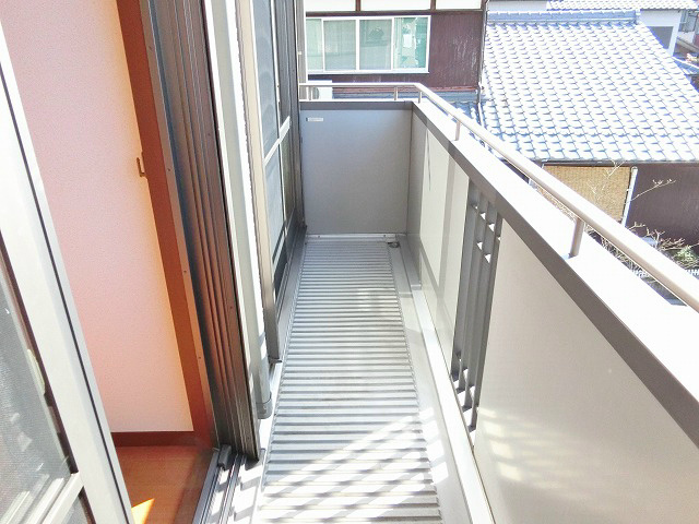 日当りがよく衛生的なベランダです。