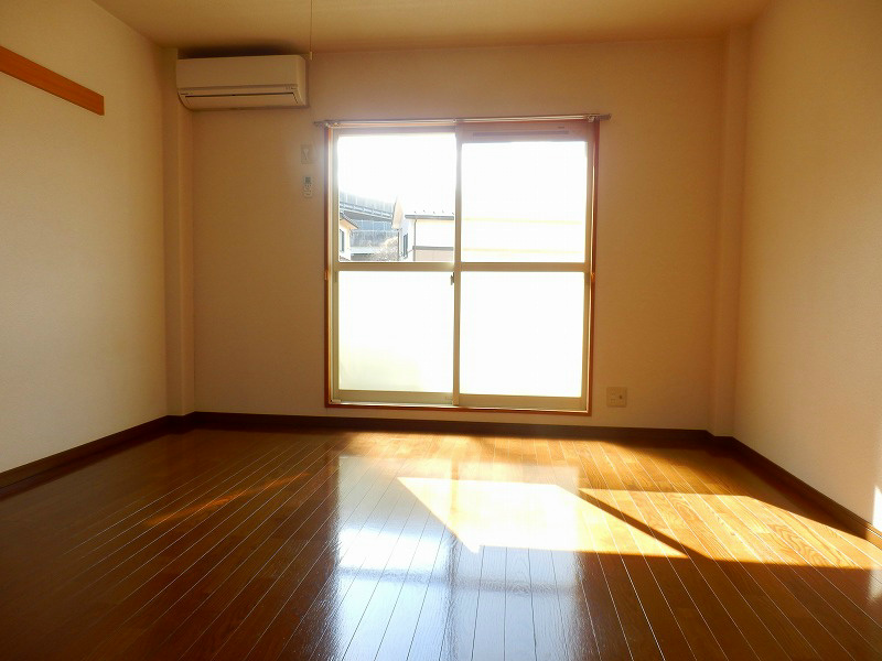 ８帖の洋室です