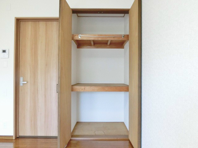 洋室の収納。
