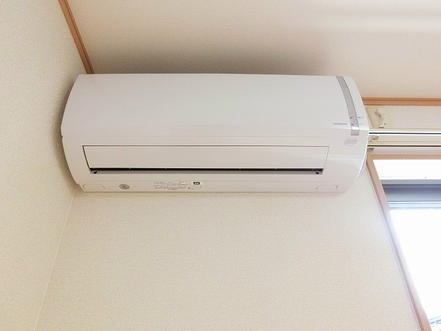 エアコン設置。取り付けや取り外しの手間もコストもかかりません。