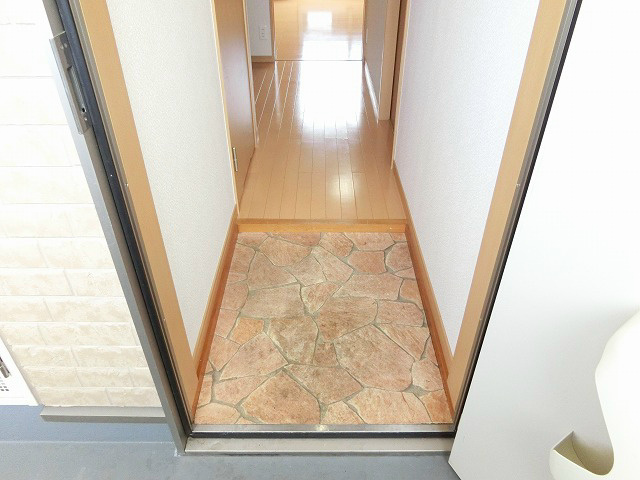 石畳風で上品な玄関