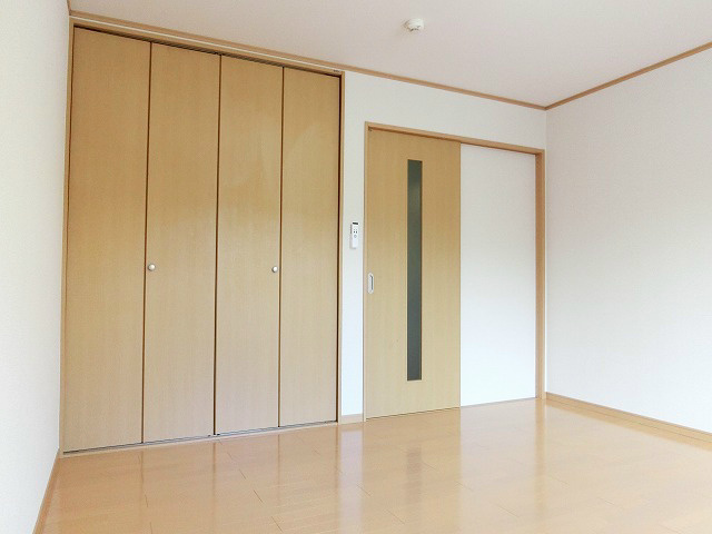 優しい色合いが目にも心にも優しい洋室