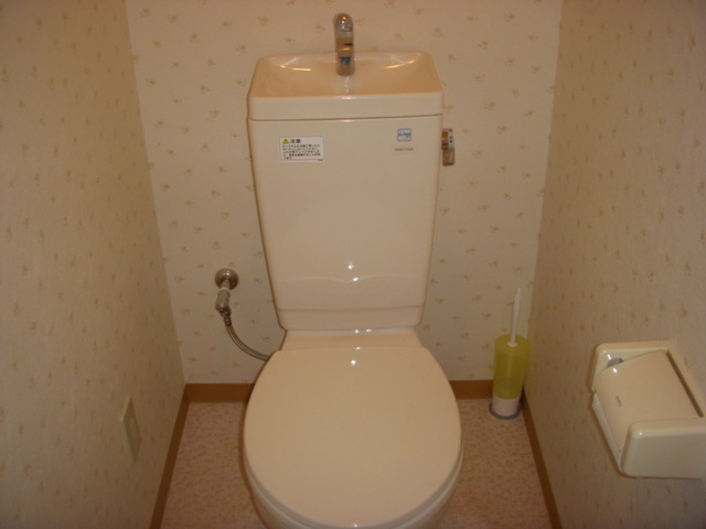 清潔感のあるトイレになります。