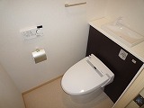 ボタン操作盤付トイレ。