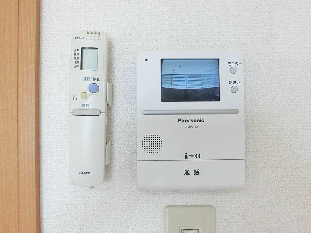 安心のセキュリティー機能。TVモニター付きインターホン。