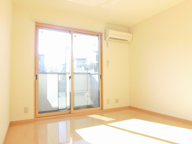 南東からの光をたっぷり取り込めます。