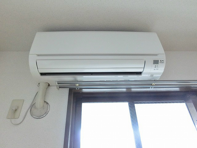 LDKに取り付けられているエアコン