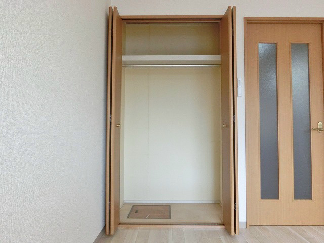 写真は同型タイプの室内写真です。
