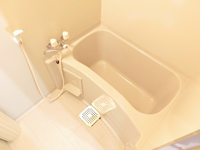 写真は同型タイプの室内写真です。