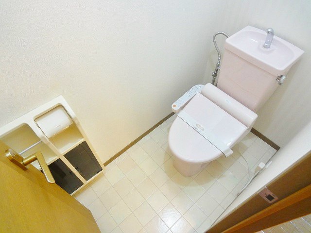 清潔感のあるトイレになります。