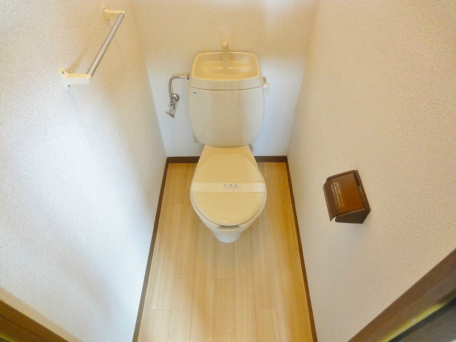 清潔感のあるトイレになります。
