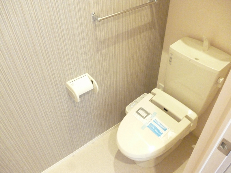 トイレです。洗浄暖房便座付き！！