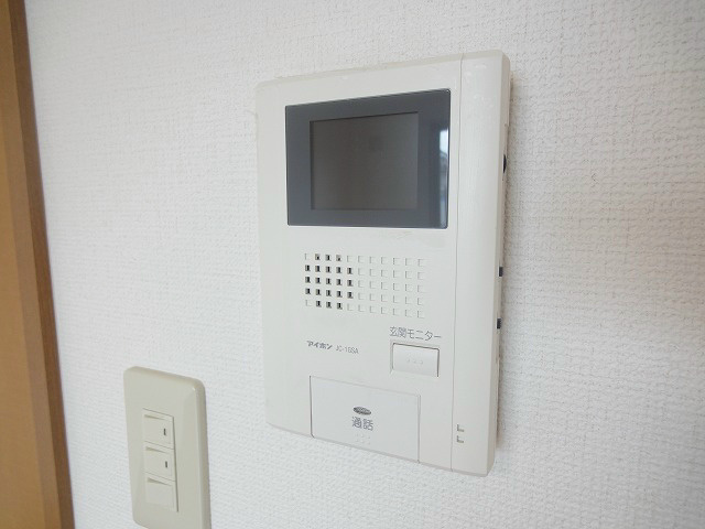 カラーモニターインターホンになります