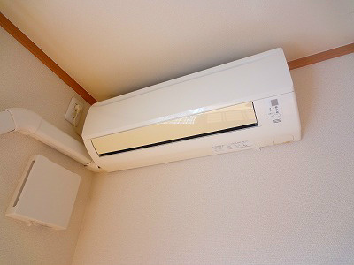 エアコンが取り付けられています。