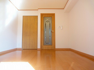 清潔感のあるリビングになります。