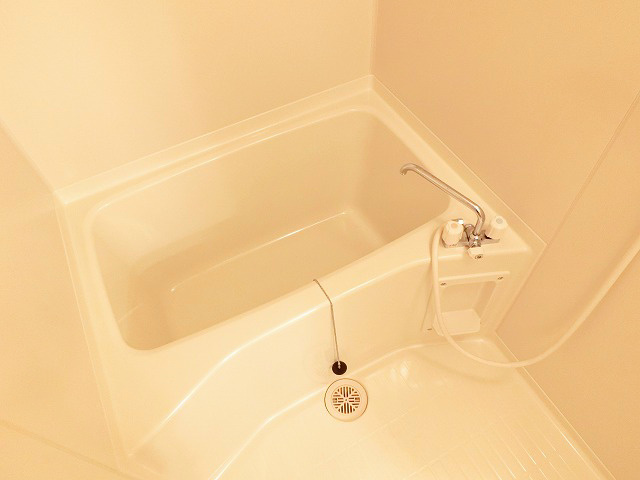 シンプルなバスルーム