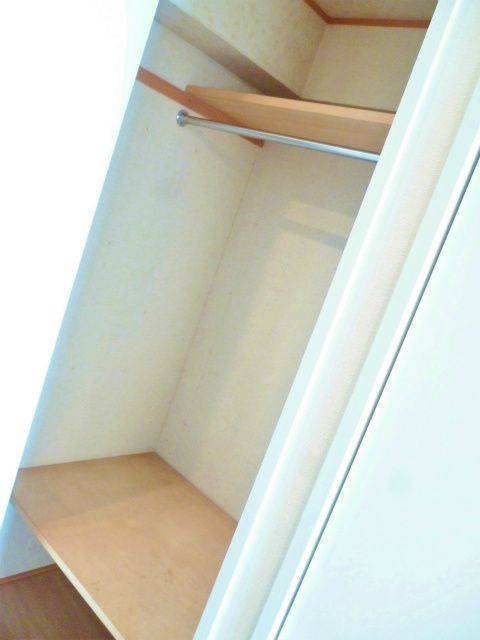 クローゼットも付いております。