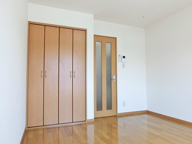 圧迫感が軽減された優しい色合い。