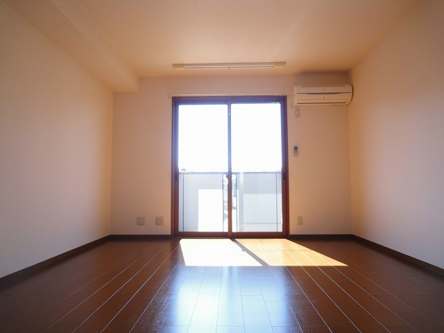 寝室になります。