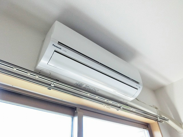 ちょうどいいサイズでエアコンが納まります