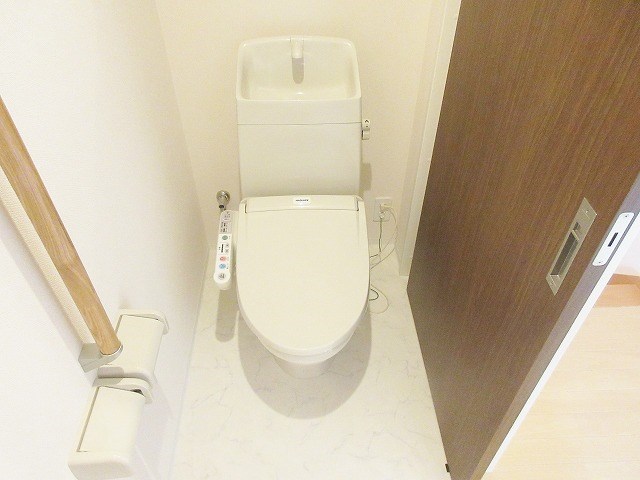 同型室内写真