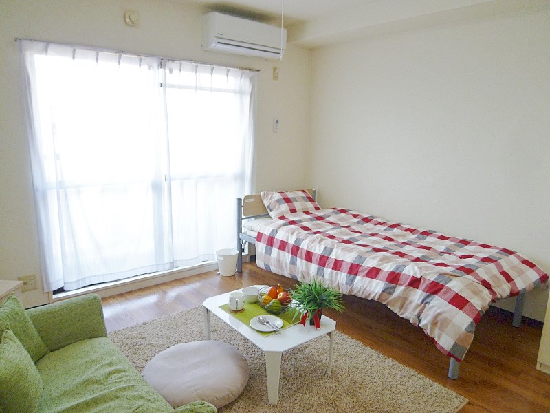 ※実際のお部屋は家具・家電なしです。