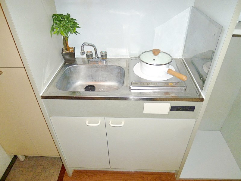※実際のお部屋は家具・家電なしです。