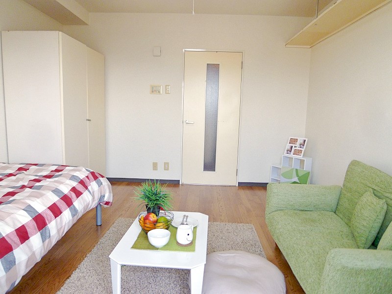 ※実際のお部屋は家具・家電なしです。