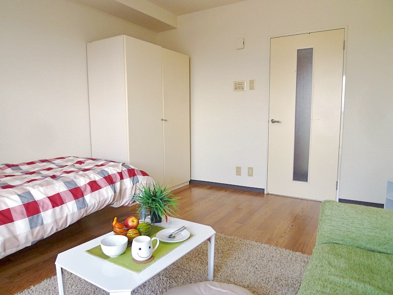 ※実際のお部屋は家具・家電なしです。