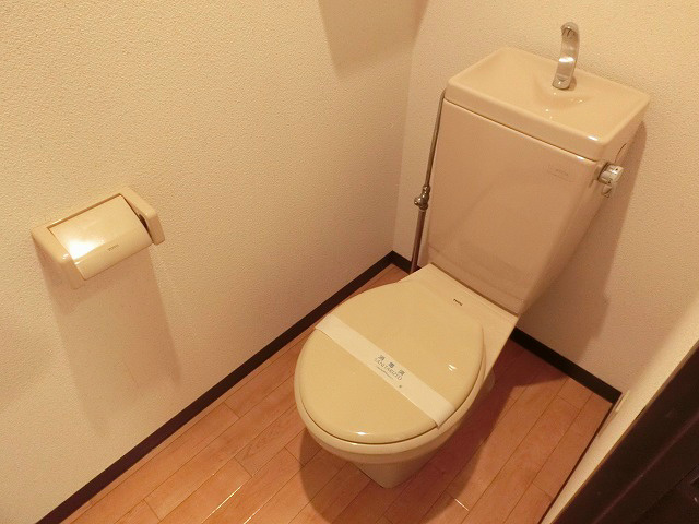 シンプルでお手入れのしやすいトイレ