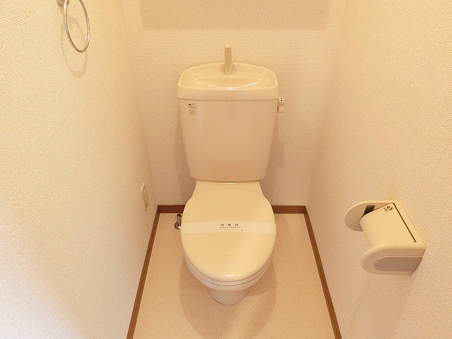 シンプルでお手入れのしやすいトイレ