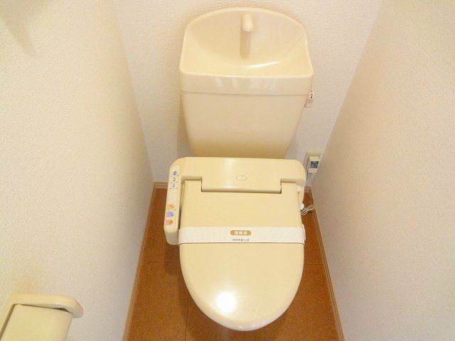 ウォシュレット付のトイレになります。