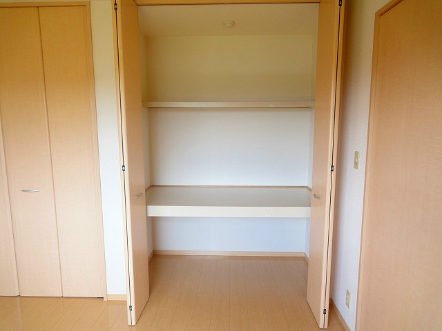 寝室にはクローゼットがあります。