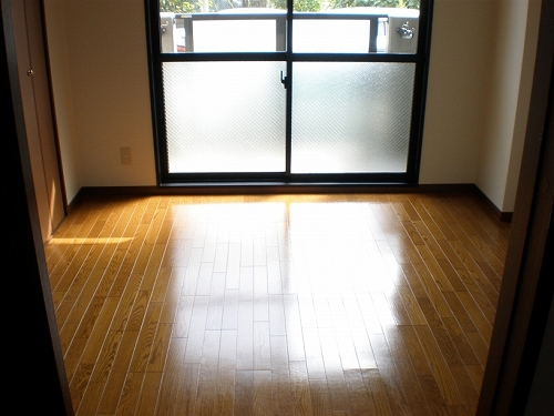 7帖の洋室です。家具を配置しやすい形ですね。