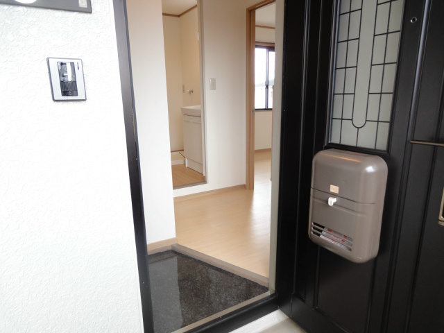段差の少ない玄関です。