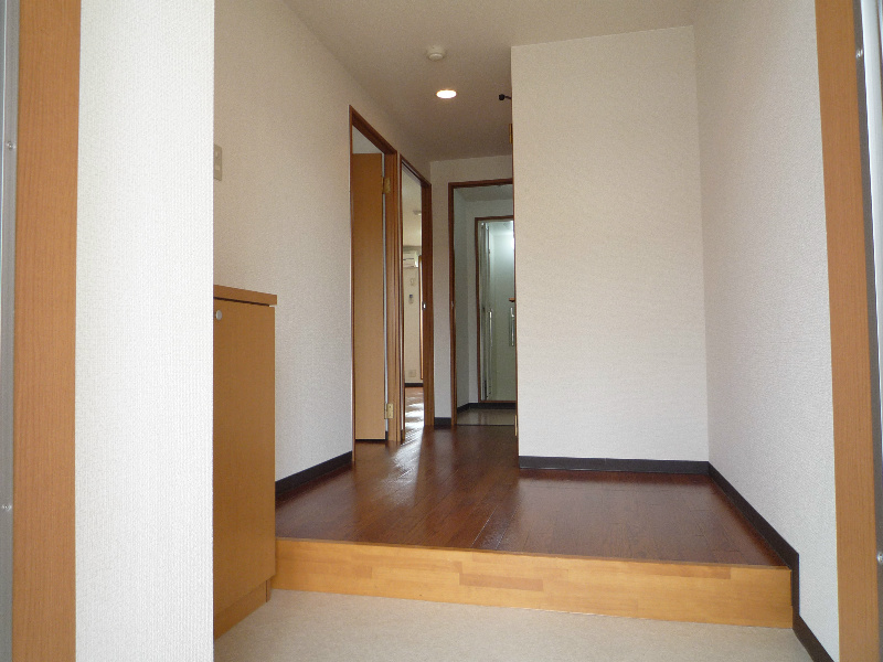 写真は101号室のものです。