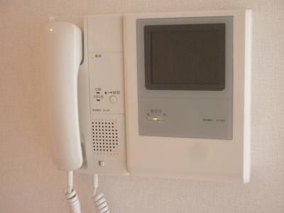 オートロック・ＴＶモニターホン付きで防犯面も安心ですね